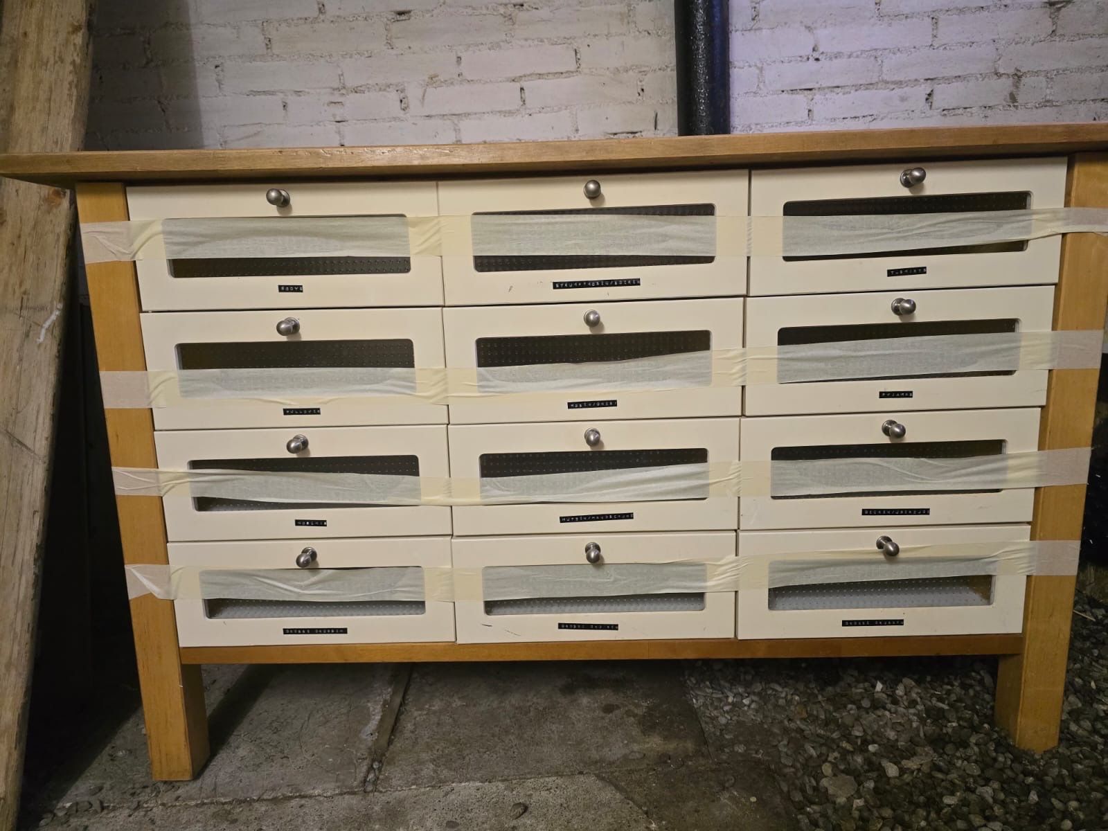 Ikea Commodes: Kommode, ehemaliger Ikea Kücheninsel-Klassiker – D'occasion à Luzern par JanineV02 1