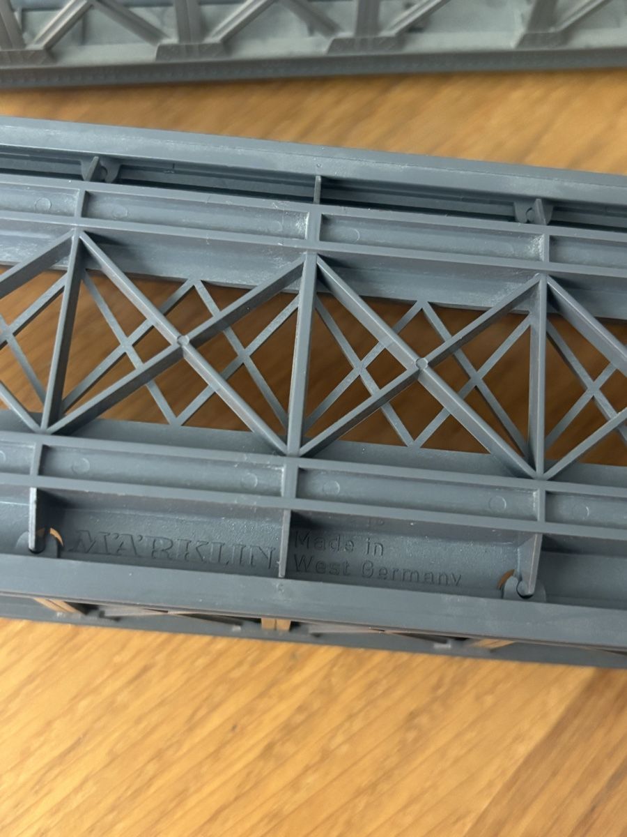 Märklin Modelleisenbahnen: Quatre pont Märklin – Gebraucht aus Orbe von car_8grw 3