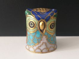 Dé à coudre tête de chouette cloisonné