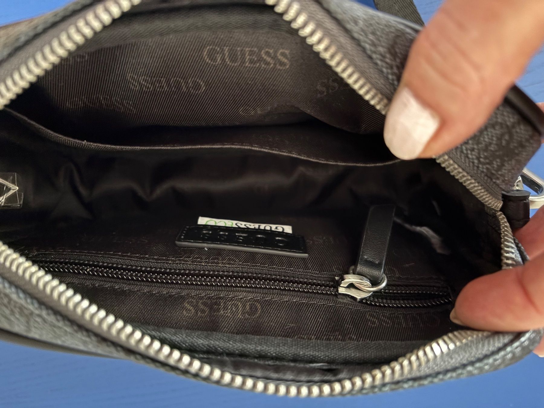 Guess Taschen für Damen: Guess Schultertasche – Gebraucht aus Zug von Swissananda 2