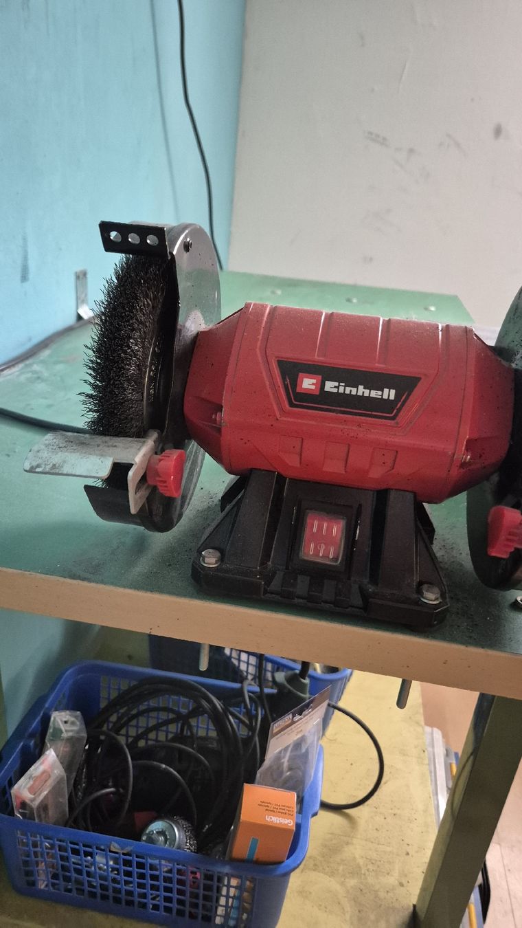 Einhell Smerigliatrici & Lucidatrici: Einhell Doppelschleifer – Usato da Winterthur venduto da tz1611 2