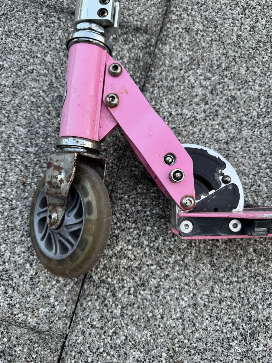 Micro Veicoli per bambini: Kinderroller Micro Rosa - LED Räder – Usato da Basel venduto da JGEBERS 4