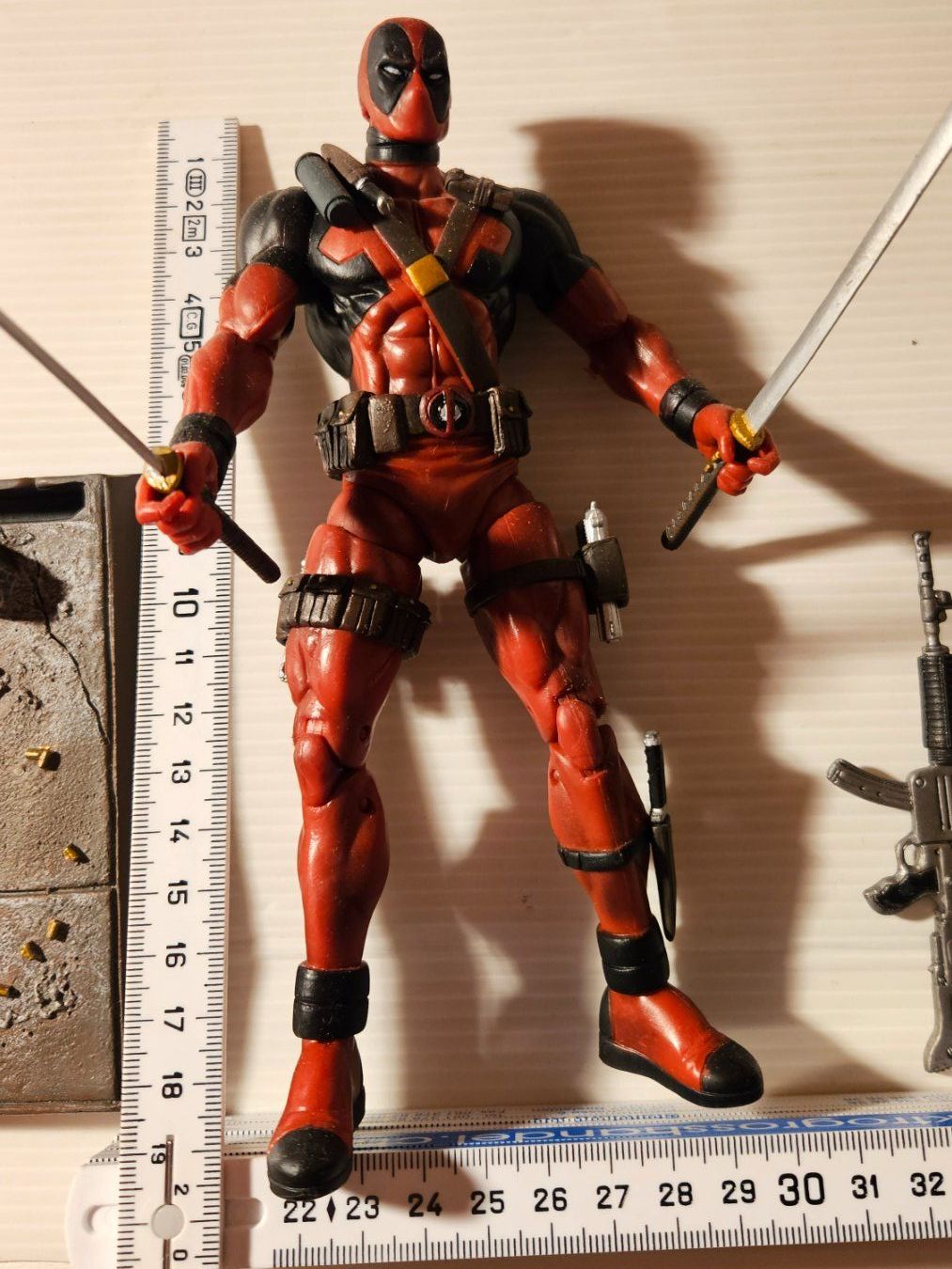 Marvel Statuette: Deadpool Marvel Select Figur / Figuren – Usato da Münchenstein venduto da vitalfit 2