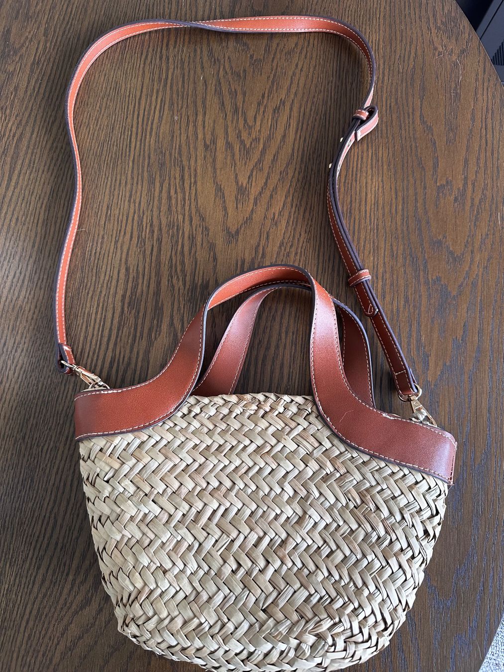 Mango Sacs femmes: Sommertasche / kleine Strohtasche von MANGO – Neuf (Voir description) à Haldenstein par enie123
