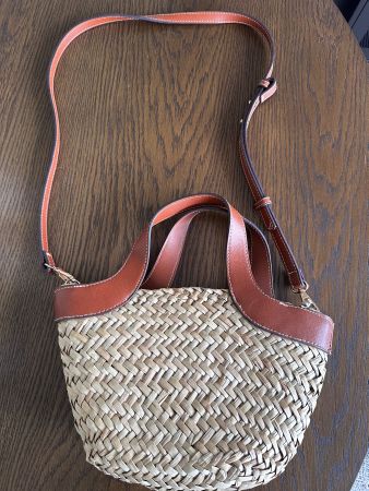 Sommertasche / kleine Strohtasche von MANGO