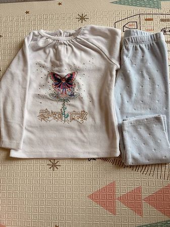 Samt-Pyjama, Grösse 1 Jahr