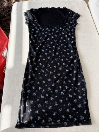 Sommerkleid schwarz mit Blumenmuster Grösse S/M neuwertig