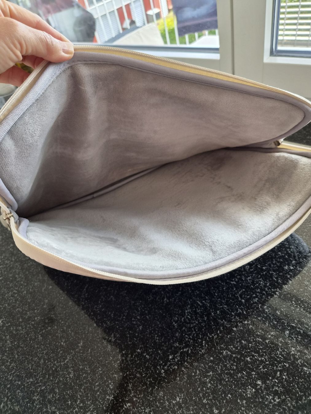 Coques & Sacs: Laptop Hülle – Neuf (Voir description) à Männedorf par yen_6pbt 1