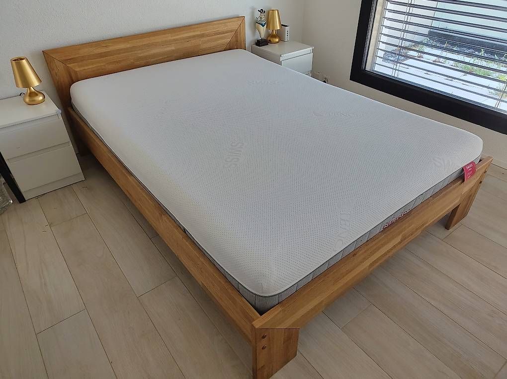 Letti: Lit Bois massif+sommier+matelas Swiss bedding – Usato da Payerne venduto da sar_xf56 2