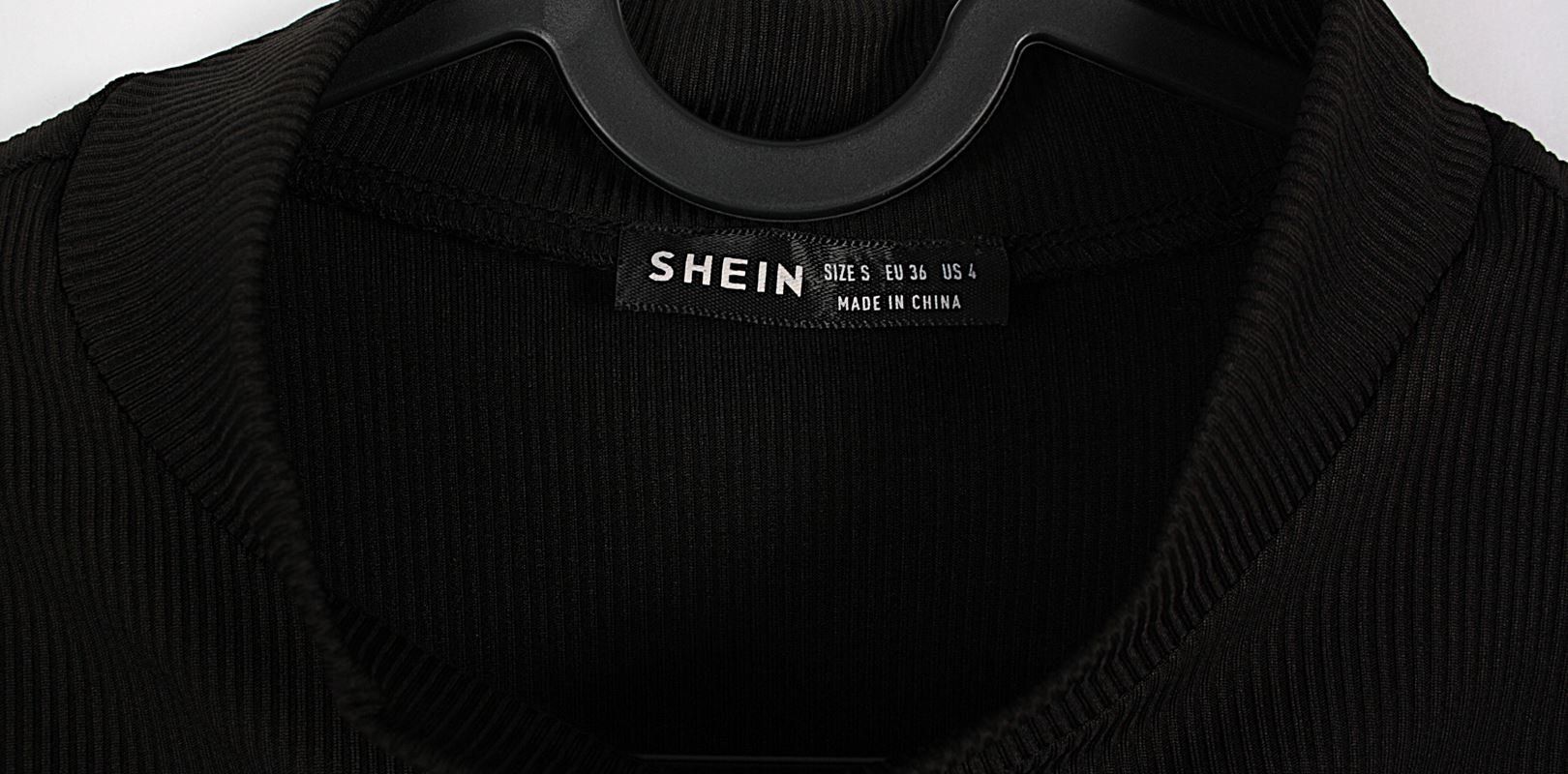 Shein Tops: SHEIN Oberteil schwarz S – D'occasion à Zollikofen par Restwert_Zollikofen 1