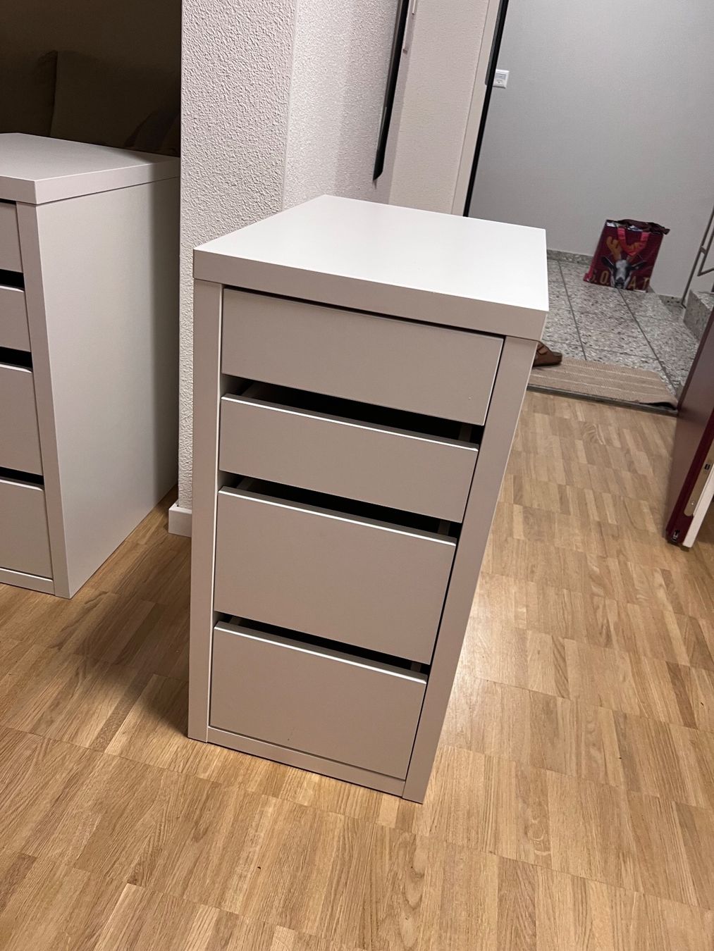 Ikea Korpus: Micke Schubladen (2 stk) Ikea – Gebraucht aus Thalwil von and_nb7r 2