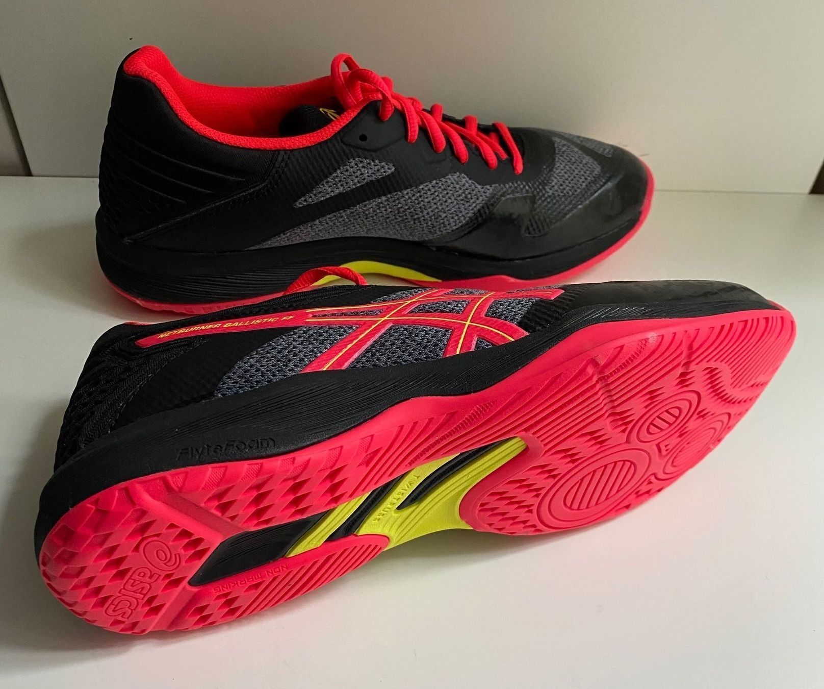 Asics Scarpe da donna: ASICS NETBURNER BALLISTIC FF Volley 44 – Nuovo e nell'imballaggio originale da Luzern venduto da falena01 6