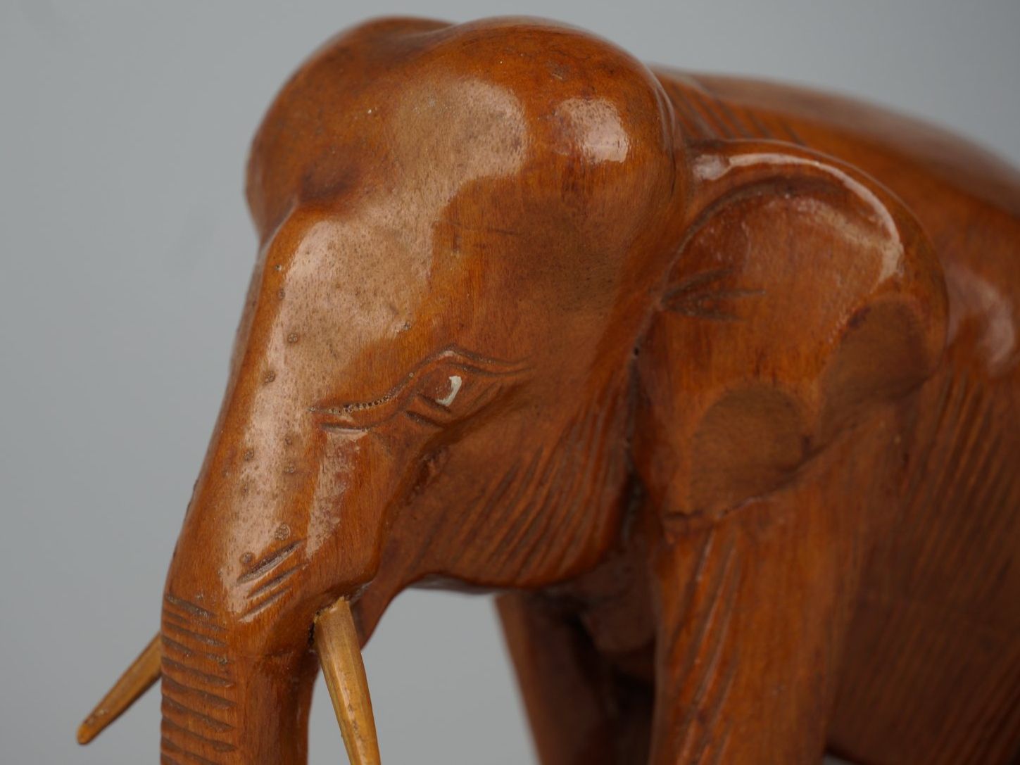Figurines: Handgeschnitzte Elefantenfigur aus Holz 6" – D'occasion à Rüti ZH par Restwert_Rueti_ZH 3