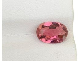 Schöner Turmalin; 1.18 ct.; oval,; eyeclean