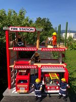 Feuerwehr-Station - Fire-Station- 2 Feuerwehrautos ect. Holz