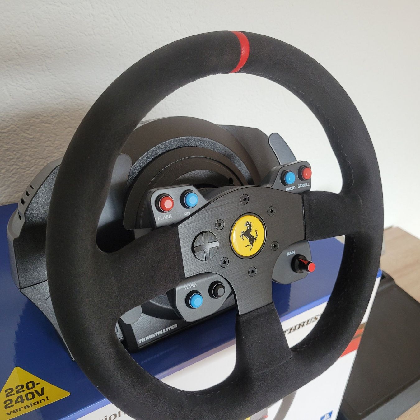 Spannende Thrustmaster T300 Ferrari Bild