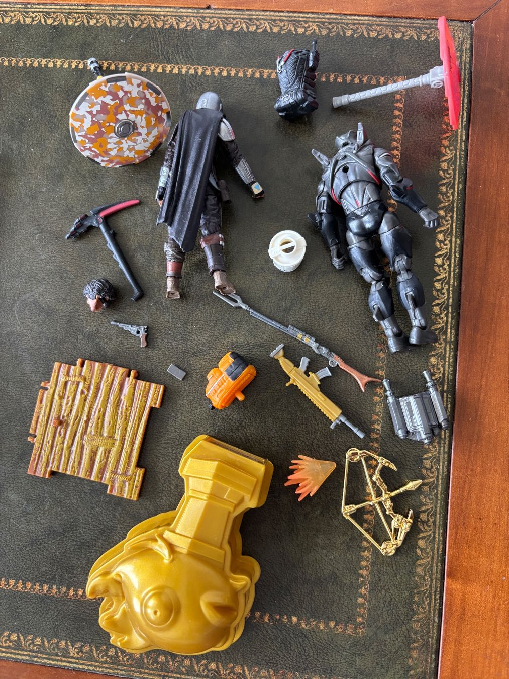 Statuette: Fortnite Figuren Konvolut – Usato da THERWIL venduto da Fcbbasel 1