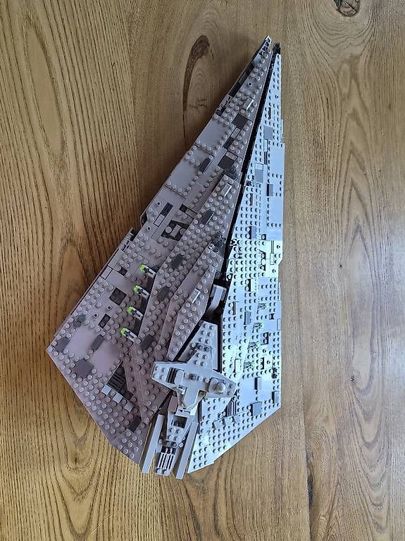 Spielzeuge: LEGO Star Wars First Order Star Destroyer.  – Gebraucht aus Heiligenschwendi von Lotusse-hair 1