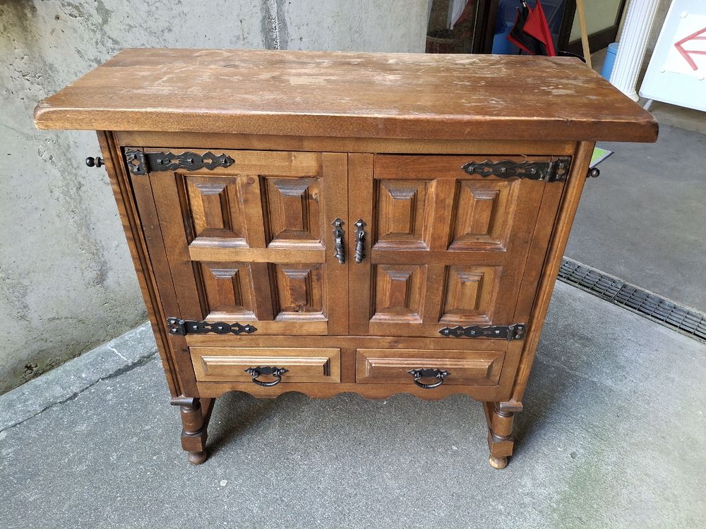 Commodes: Antike spanische Barkommode, Schrank mit Barfach – D'occasion à Fislisbach par HurtiBrocki