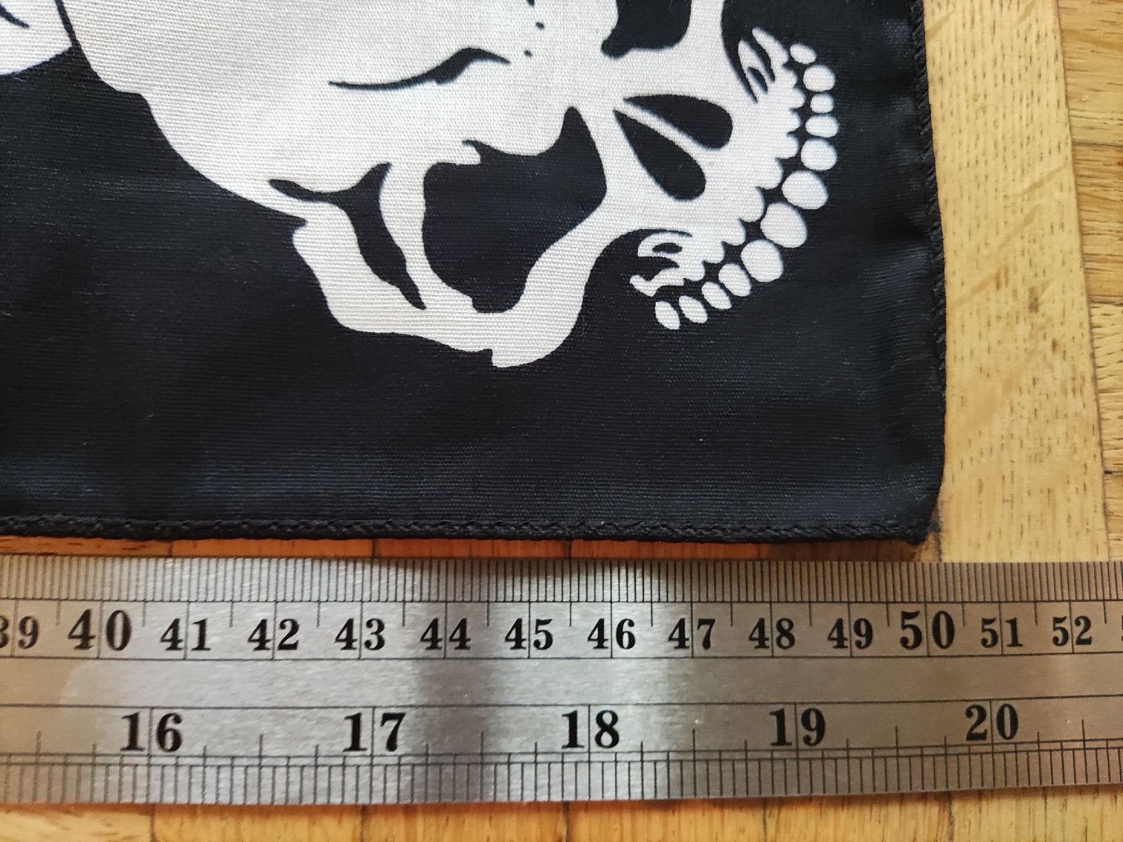 Stoffe: Skull Tuch – Neu (gemäss Beschreibung) aus Laufen von Sunjupite7 2