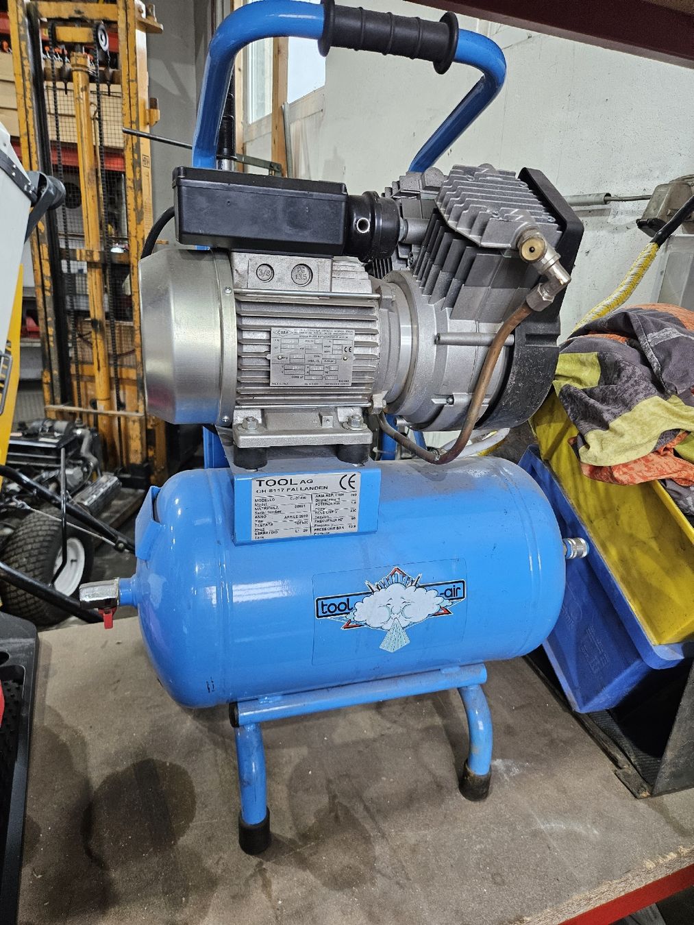 Compresseurs: Kompressor Tool – D'occasion à Oberriet SG par Deutz5120