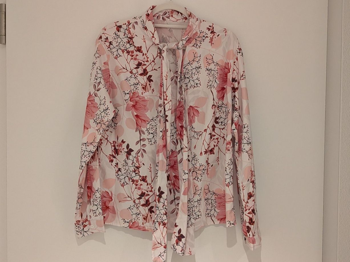 Camicette: Damen Bluse mit schönem Blumenmuster, Gr. L – Usato da Birmensdorf ZH venduto da Nebuliane
