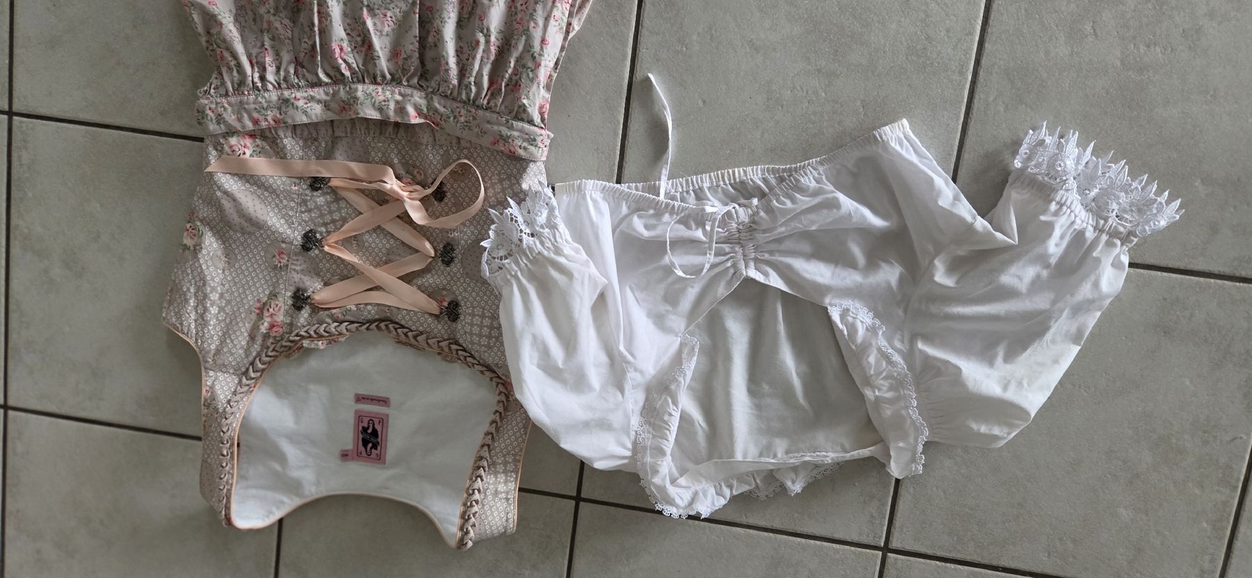 Vestiti: Dirndl Gr. 38/40 – Usato da Lyss venduto da Urma5 3