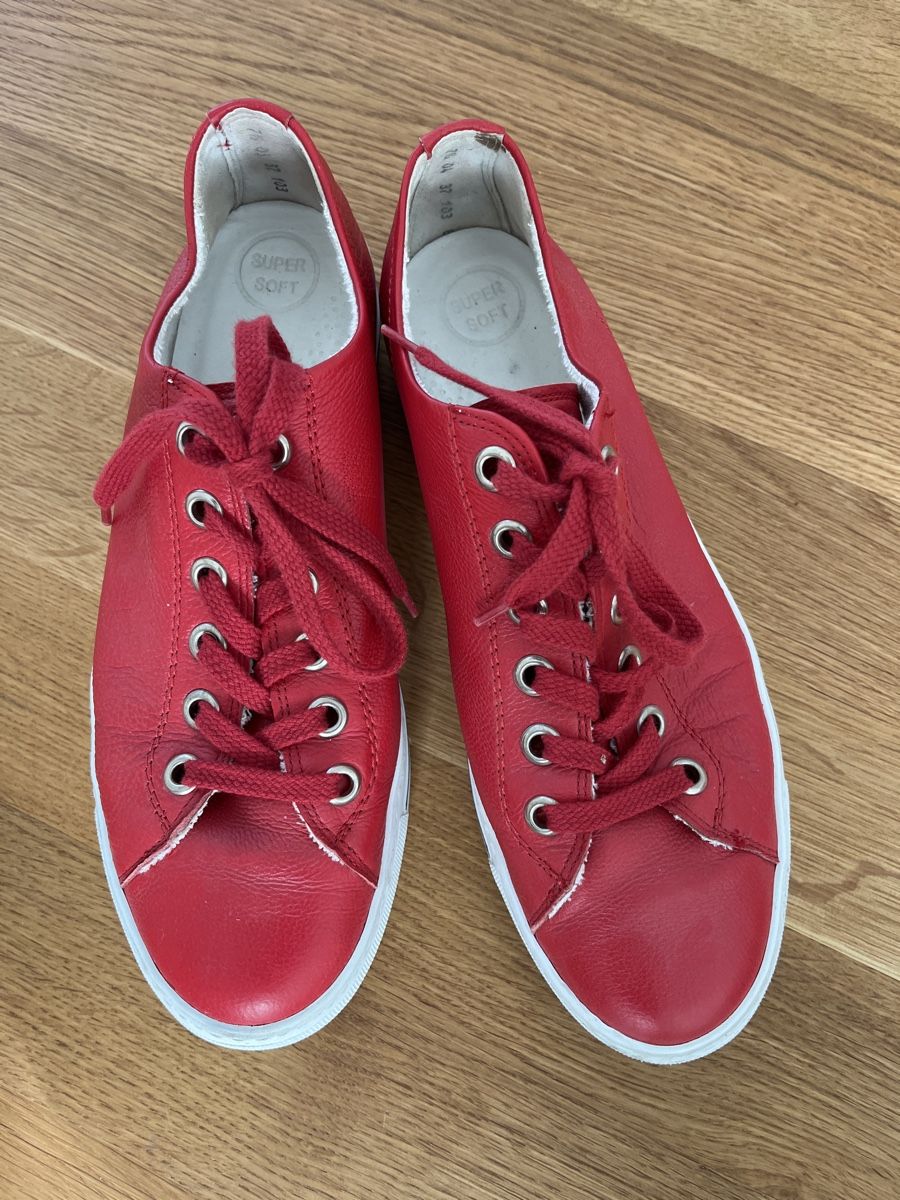 Paul Green Damenschuhe: Rote Paul Green Ledersneaker Gr. 41 – Gebraucht aus Nänikon von Delonghi