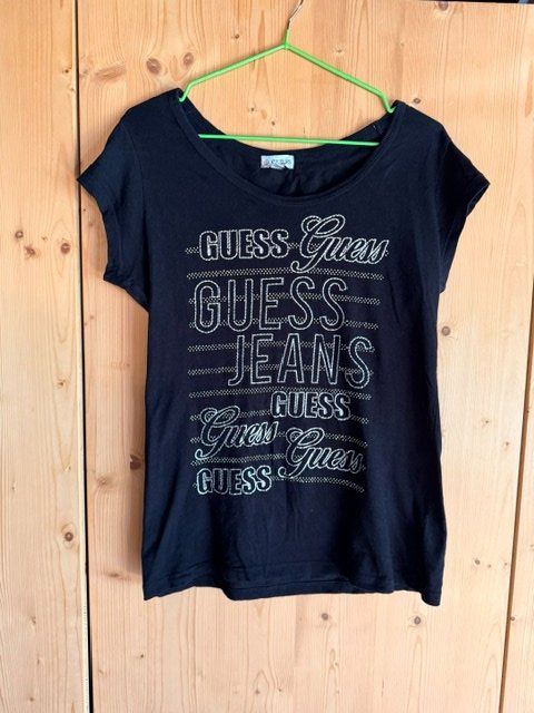 Guess T-Shirts: Guess T-Shirt Damen L – Gebraucht aus Lömmenschwil von classico01