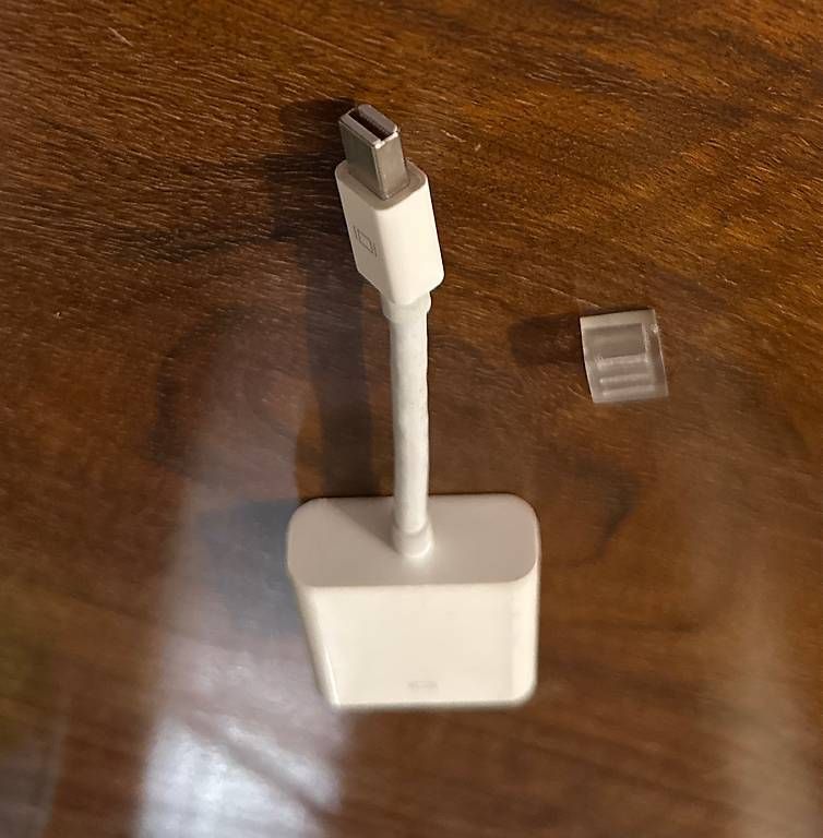 Apple Laufwerke & Adapter: Thunderbolt 2/miniDP auf VGA Adapter OVP – Gebraucht aus Schaffhausen von seb_jhm6 2