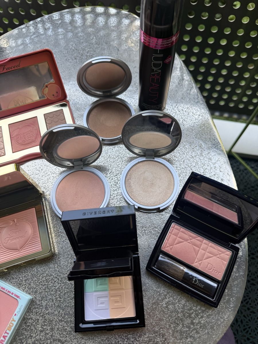 Altro in Stoviglie & Bicchieri: Makeup Palette and Powder Set Various Brands Used – Nuovo (secondo la descrizione) da Zürich venduto da pinish 1