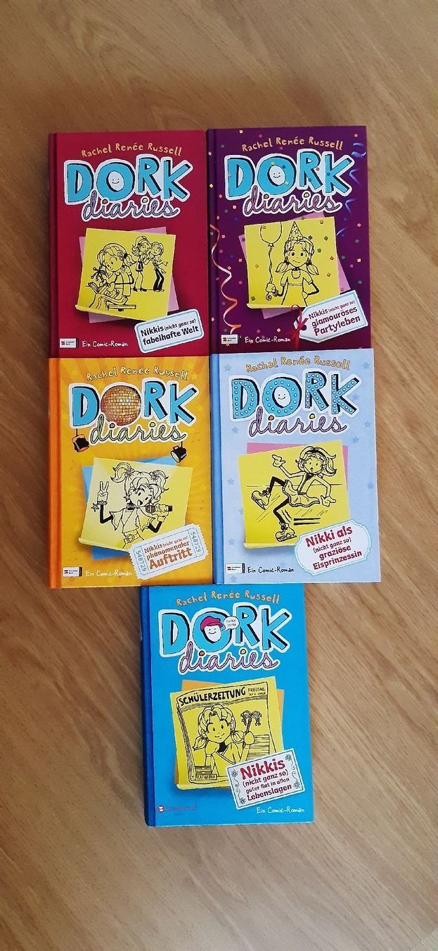Libri: DORK Diaries Band 1-10 – Nuovo (secondo la descrizione) da Unterlangenegg venduto da Estrella8