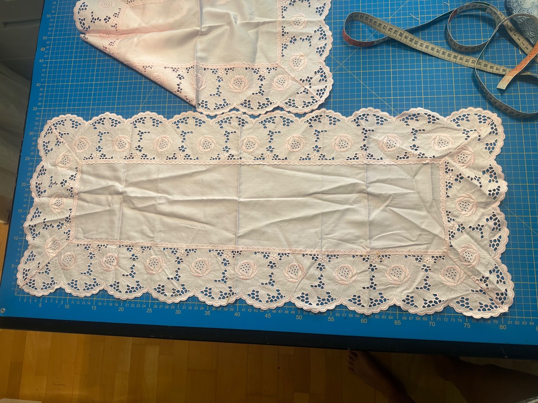 Tutte le decorazioni: GESTICKT DECO SET – Usato da Bottighofen venduto da M.O.L