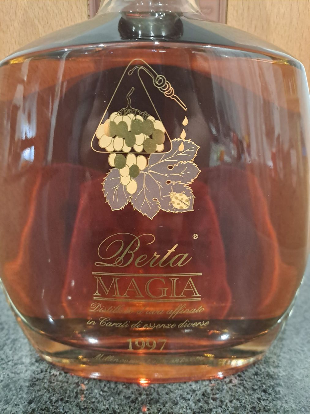 Berta Bevande alcoliche: Berta Grappa Maggia 1997 mit OHK – Nuovo e nell'imballaggio originale da Elsau venduto da Kellerraeumung 3