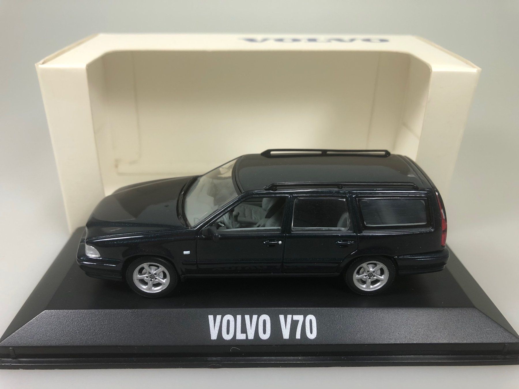 Volvo Modellini d'auto: Volvo V70 - Minichamps - 1:43 – Usato da Widen venduto da Himan 2