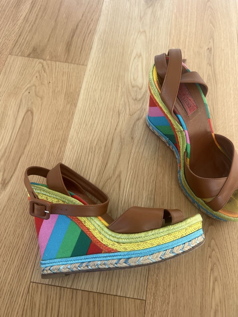 Valentino Damenschuhe: Sandales compensées Valentino taille 38 – Gebraucht aus Lutry von roxypoxy 2