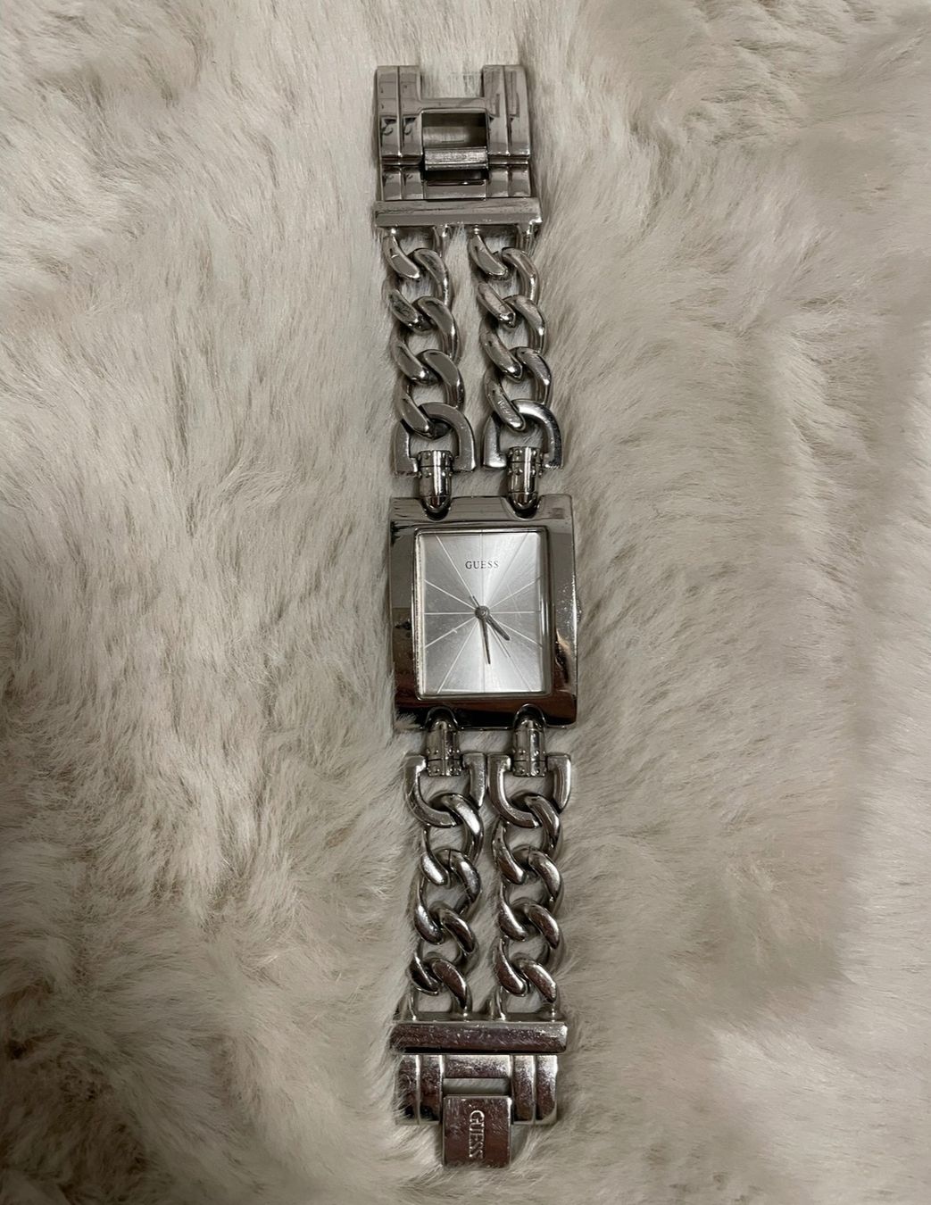 Guess Uhren: Guess Uhr – Gebraucht aus Wittenbach von janine37
