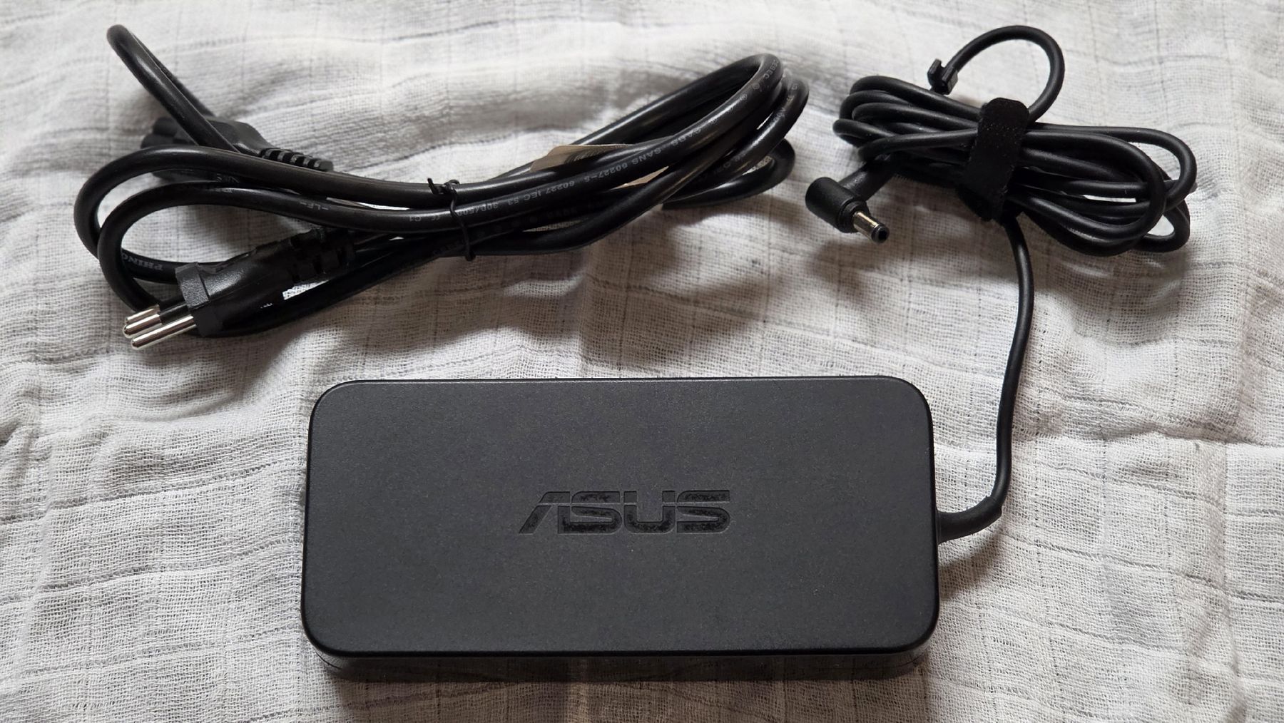 Unità & Adattatore: ASUS Netzteil AC/DC Original 19.5 Volt 9.23 A. – Usato da Grosshöchstetten venduto da preisvoyeur