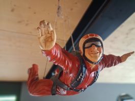 Fallschirmspringer Deko Figur rot sehr selten