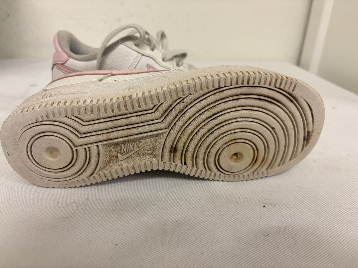 Nike Schuhe für Mädchen: Nike air force 1 – Gebraucht aus Zürich von del_9vlj 1