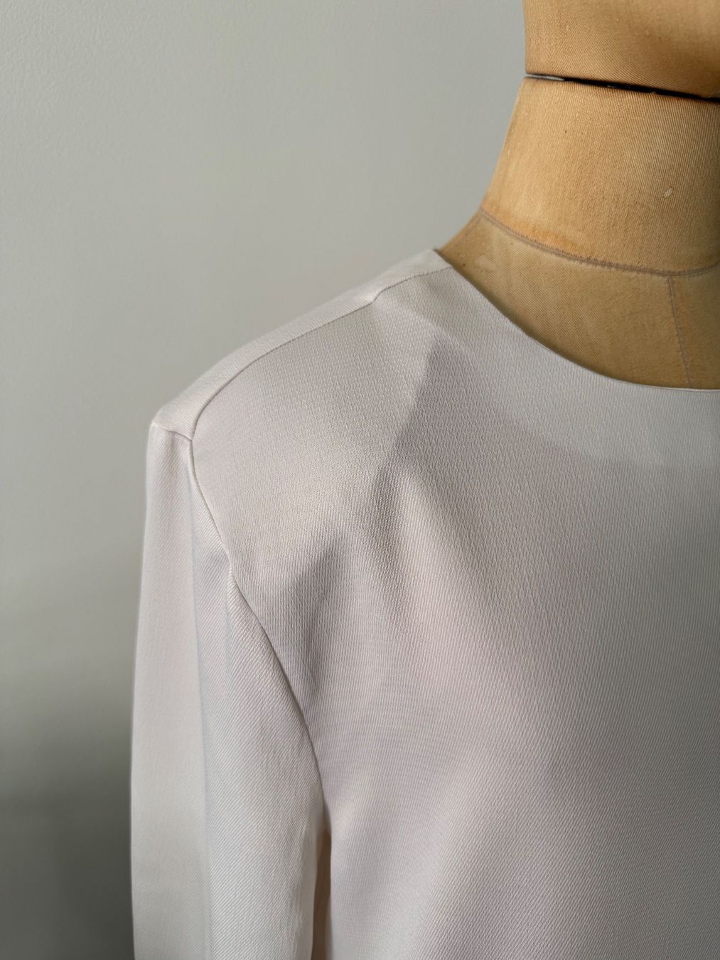 H&M Camicette: H&M Bluse Creme M Schulterpolster Elegant Langarm – Usato da Lugano venduto da rebecca.wardrobe 3