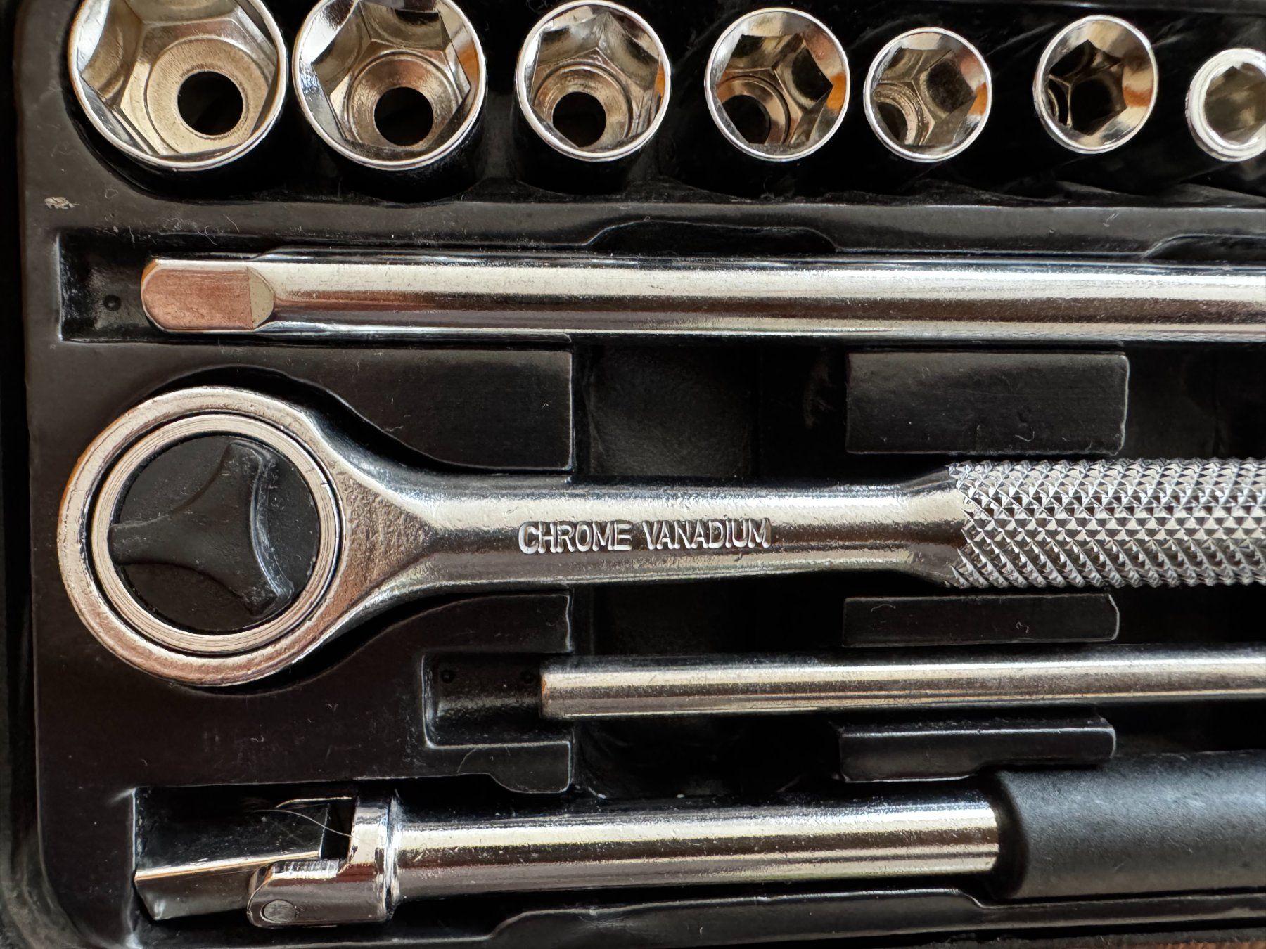 Tutti gli attrezzi: Coffret outils vintage "Chrome Vanadium" – Nuovo (secondo la descrizione) da La Tour-de-Peilz venduto da mohicane 1