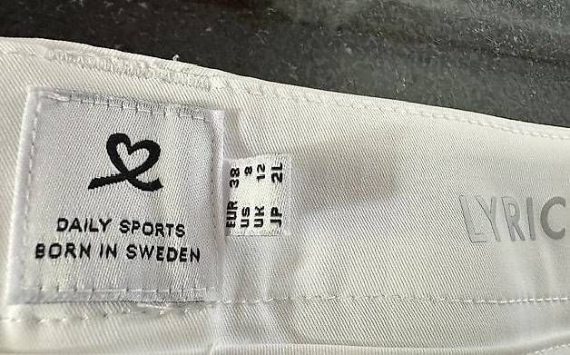 Pantaloni: Golf kurze Hose – Usato da Uettligen venduto da Maxime_Ehrsam.2020 4