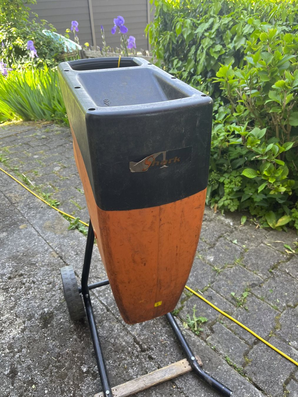 Trinciatrici: Gartenhäcksler Shark 2800 Watt – Difettoso da Kehrsatz venduto da Heikas 2
