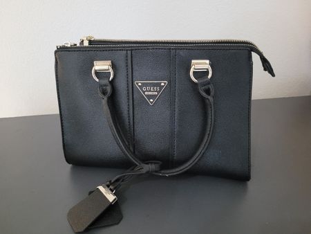Schicke Guess Handtasche in Schwarz – Top Zustand!