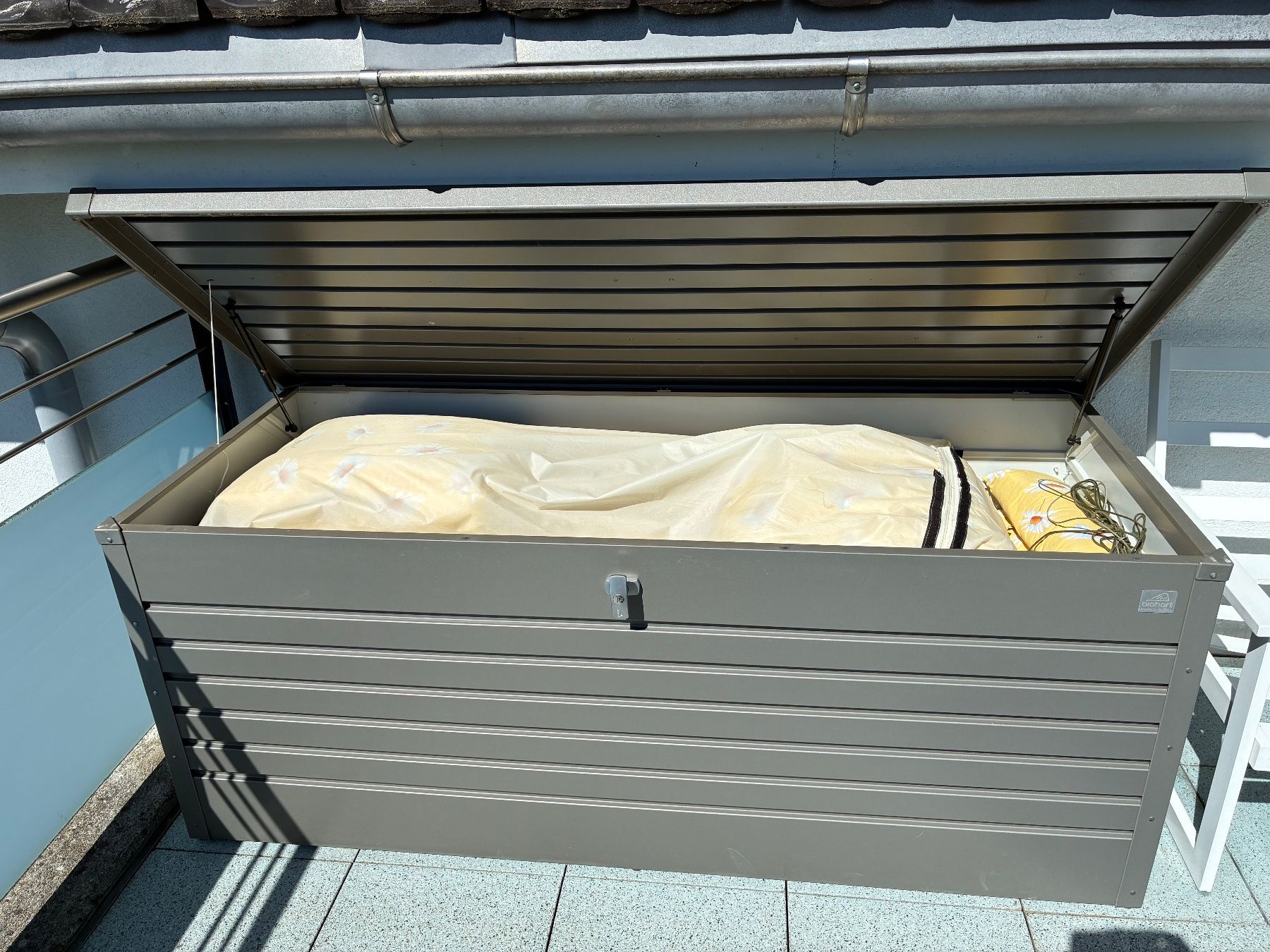 Set di tavolo e panche: Gartenlounge mit Granittisch – Usato da Rain venduto da Waro5152 3