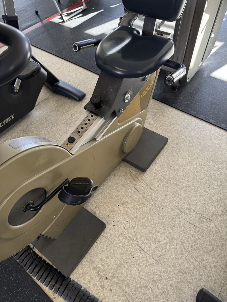 Technogym Vélos d'appartement: Technogym Liegeergometer ab 1 Fr!! – D'occasion à Hirschthal par TIP66 2
