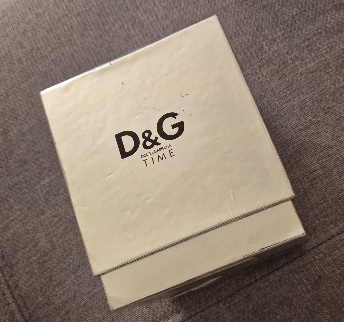 Dolce & Gabbana Orologi: D&G Damenuhr super stylisches Model  mit Strass – Nuovo (secondo la descrizione) da Zürich venduto da yam_5dw6 6