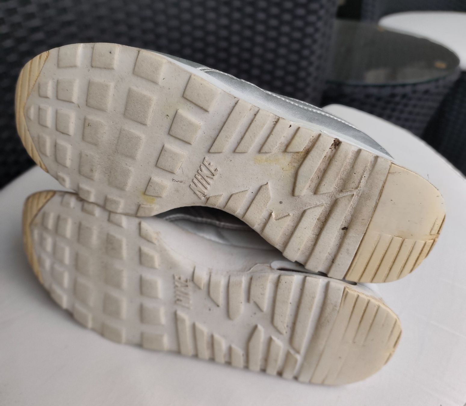 Nike Scarpe da donna: Nike Air Max Thea Damenschuhe Silber, 38.5 – Usato da kloten venduto da Docsgirl 4