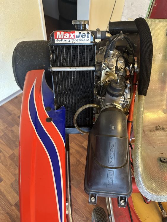 Swiss Hutless Karts: Rennkart Swiss Hutless mit Rotax Max 125ccm – D'occasion à Meggen par Aur_r5rp 9